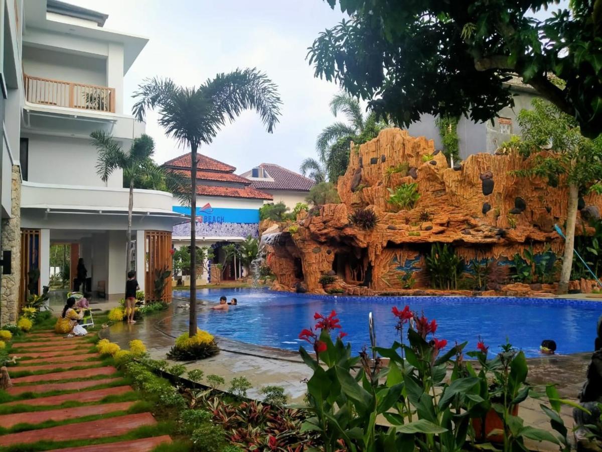 Long Beach Hotel Пангандаран Экстерьер фото